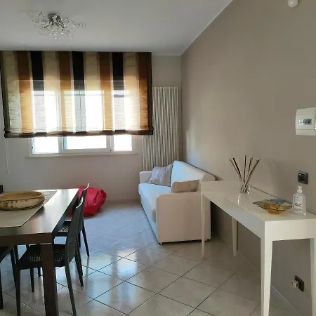 Casa Vacanze On The Beach Apartamento *